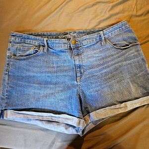 Universal Threads Size 22 Shorts